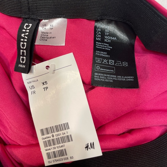 NWT H&M MINI HOT PINK SEQUIN SKIRT - Picture 3 of 3